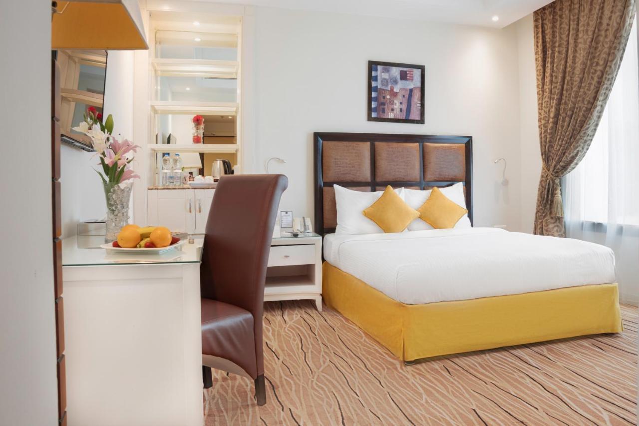 Plaza Hotel 4*